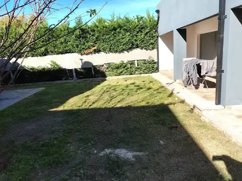 Casa en Venta en Carmen De Areco, USD 1