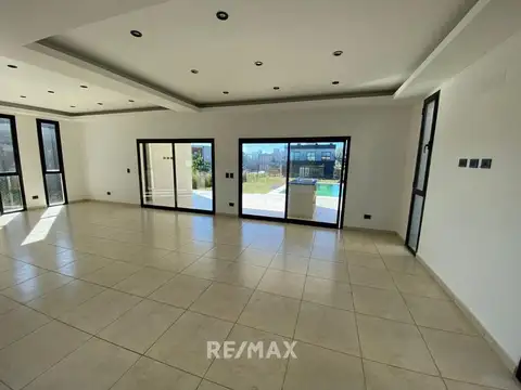 VENTA CASA  SANTA ELISA 4 AMB. PILAR DEL ESTE 163