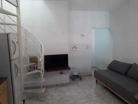 Casa 2 ambientes con 1 baño