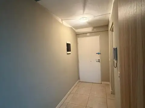 Monoambiente amplio en venta - Flores