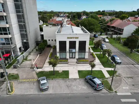 Importante propiedad comercial en esquina de Av. Constitución