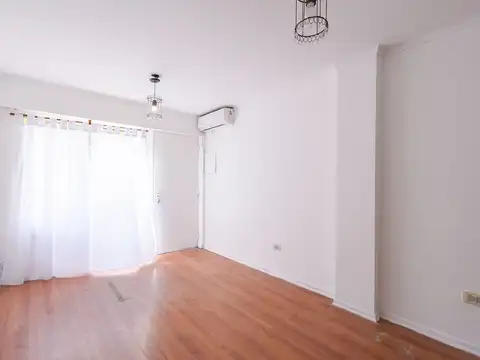 VENTA DPTO PH 2 AMBIENTES CASTELAR PATIO COCHERA