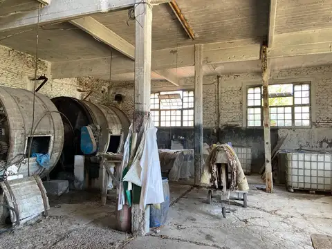 Galpon en Venta 30  mts Frente