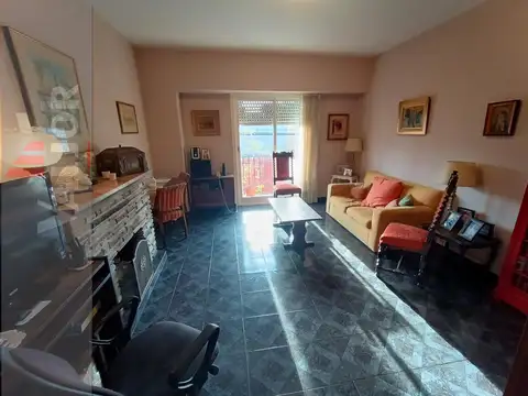 Departamento 4 ambientes con 2 baños