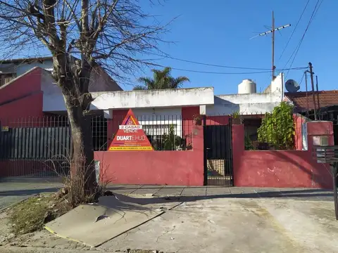 2 casas en buen estado a 500mts. estacion 