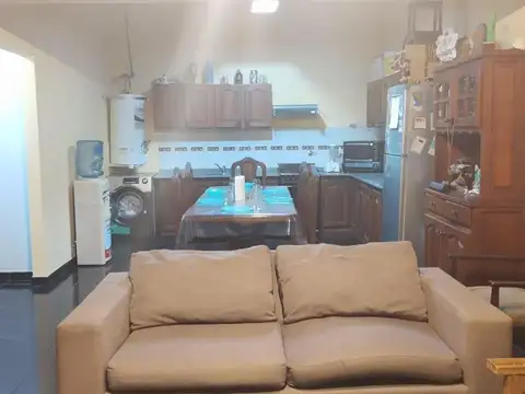 Casa 6 ambientes con 3 baños