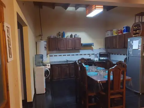 2 casas en buen estado a 500mts. estacion 