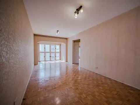 Departamento de 3 ambientes con dependencia en Caballito