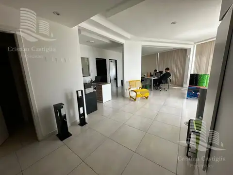 Oficina en Venta 15 años