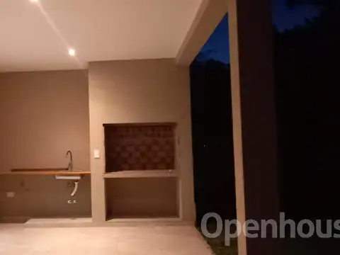 Casa 4 ambientes con 3 baños