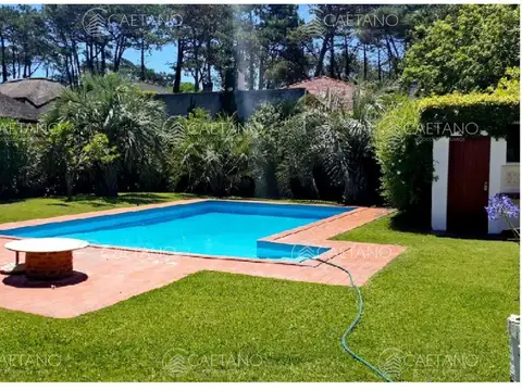 Casa 4 ambientes con 3 baños