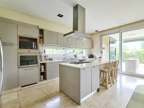 Casa en Alquiler Temporal en Countries y Barrios Cerrados en Pilar, USD 4.500