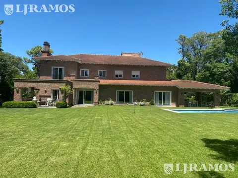 Casa en venta en  La Horqueta - 5 dormitorios