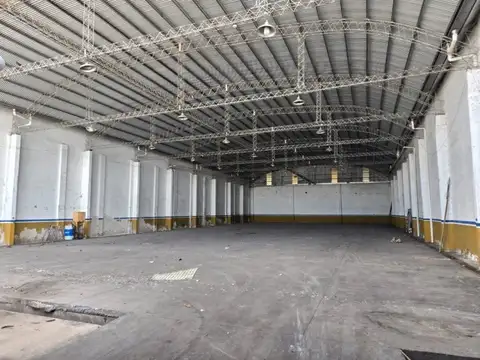 Galpon en Alquiler 23  mts Frente