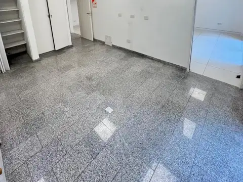 Oficina en Venta 80 años