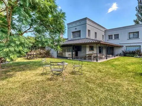 Av. Fuerza Aerea 3100