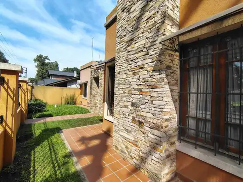 Casa en Venta en La Reja, USD 179.000