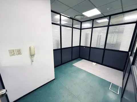 Oficina Monoambiente con 7 baños