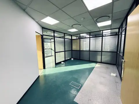 Oficina en Alquiler con 3 cocheras