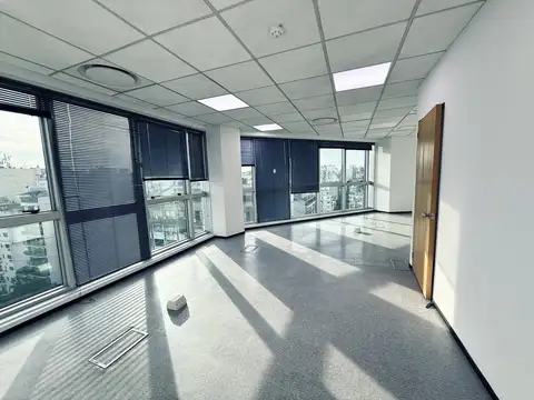 Oficina en alquiler 300 metros con Cocheras Monserrat