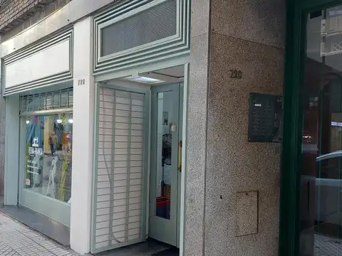 Local en Venta 40 años