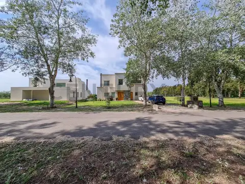 Casa en Venta en Haras Del Sur 3, USD 220.000