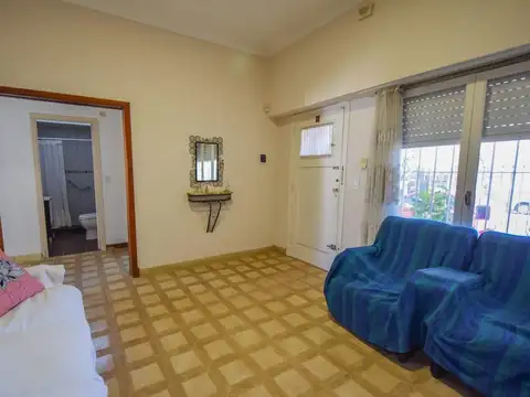 Casa 3 ambientes con 2 baños