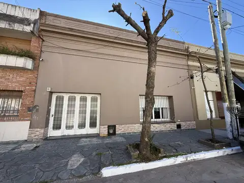 Casa a la venta de 4 amb. a la venta en el Centro de Cañuelas