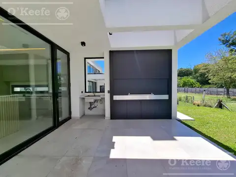 Casa 6 ambientes con 4 baños