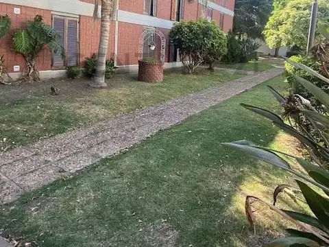 VENTA. BARRIO LUZ Y FUERZA-BURZACO- DEPARTAMENTO DE 4 AMBIENTES CON PARQUE