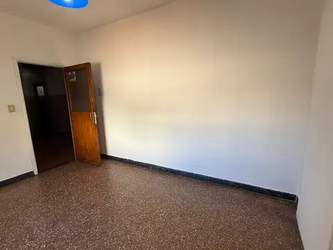 Oficina en Alquiler en Lanus Este, $ 200.000