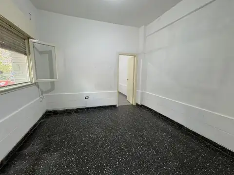 Alvarez Jonte 200, Piso PB