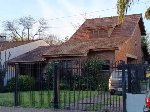 Chalet 5 Ambientes en Venta - Castelar Sur