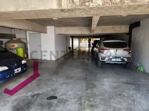 VENTA COCHERA FIJA CUBIERTA EN VILLA URQUIZA