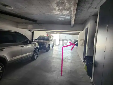 VENTA COCHERA FIJA CUBIERTA EN VILLA URQUIZA