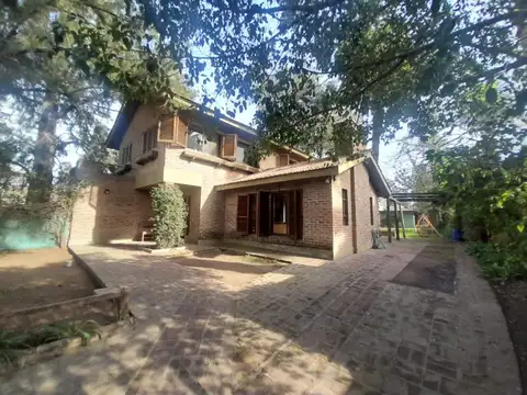 CASA 7 AMBIENTES EN VENTA EN BELLA VISTA 