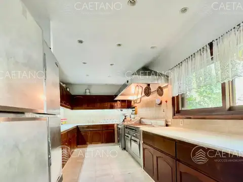 Casa 6 ambientes con 4 baños