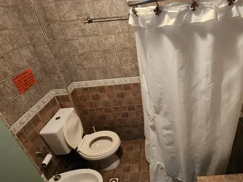 Venta en Block - Casa + 3 Duplex y 2 Departamentos