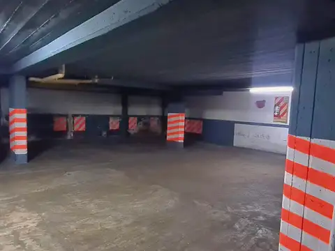 Venta Cochera en  Recoleta