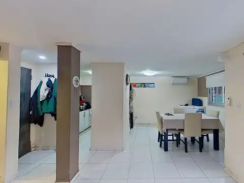 Casa en Venta con 3 cocheras