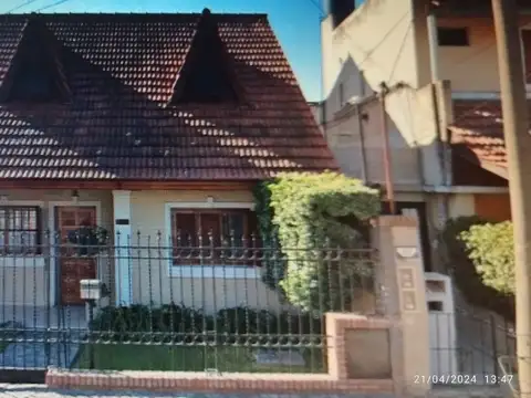 CASA 5 AMBIENTES EN VILLA LUZURIAGA