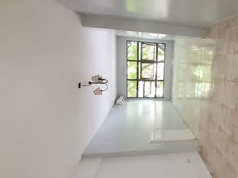 Senillosa 400, Piso 1