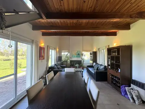 Casa en Venta en La Carolina, USD 249.000