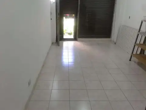 Local a la calle 40 m2 apt todo uso, exc ubic