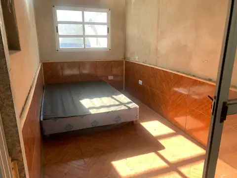 Depto Tipo Casa en Venta en Bernal Oeste, USD 40.000