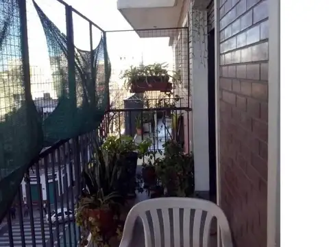 Departamento 2 ambientes SOBRE AVENIDA INDEPENDENCIA 2100