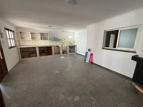 VENTA CASA + DPTO - 4 DORM- B° MAYORAZ