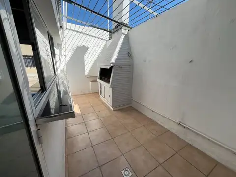 Casa 6 ambientes con 3 baños