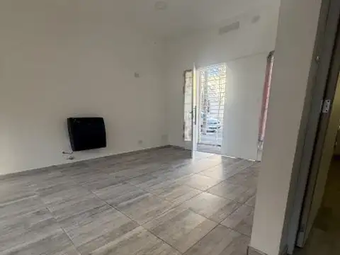 Depto Tipo Casa 2 ambientes con 1 baño