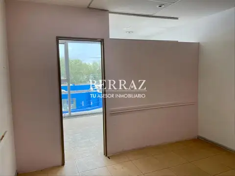 Oficina en Venta en Pilar, USD 30.000